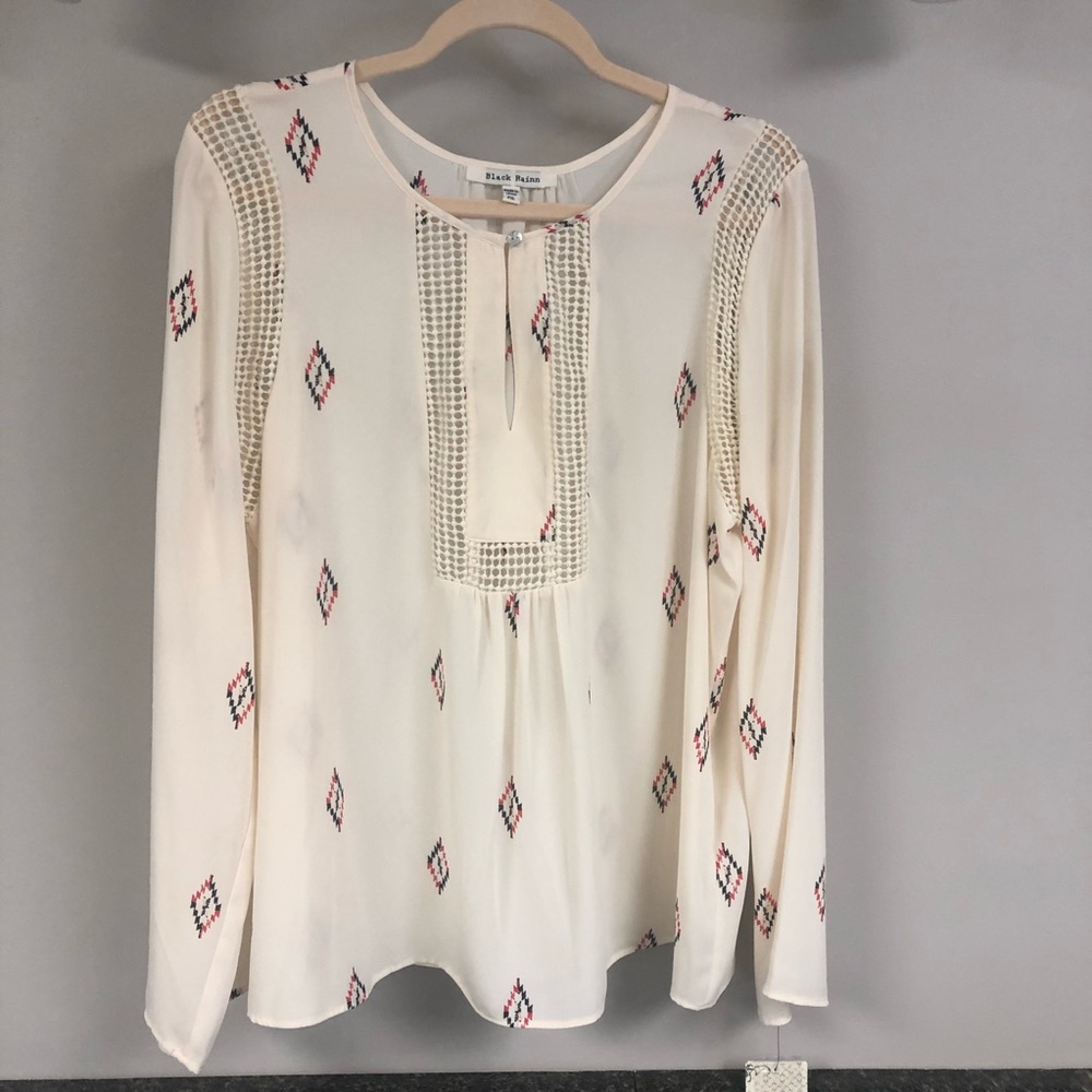 NWT Black Rainn PXL top